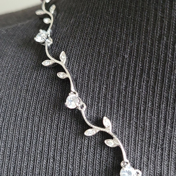 Olive branch necklace - Picture 4 of 10